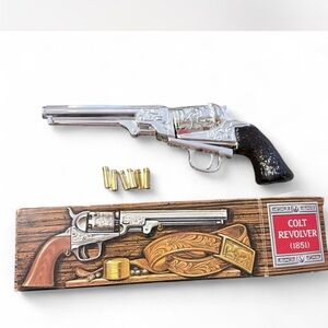 Avon Colt Revolver- Wild Country After Shave 3 fl oz
